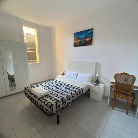 Appartement Habitacion Para Tu Estadia Corta En Bcn à Barcelone Extérieur photo