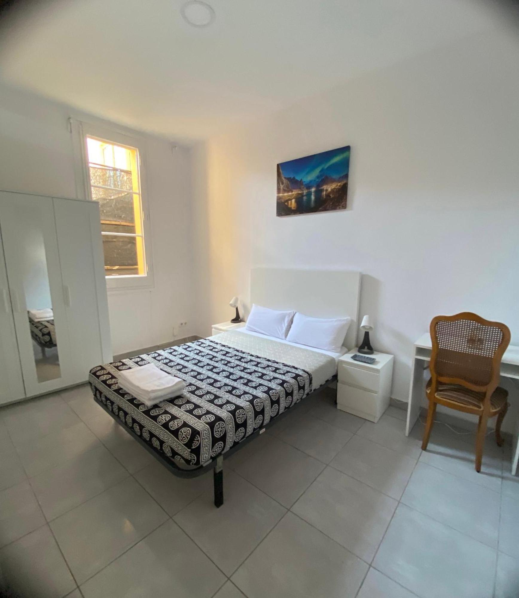Appartement Habitacion Para Tu Estadia Corta En Bcn à Barcelone Extérieur photo