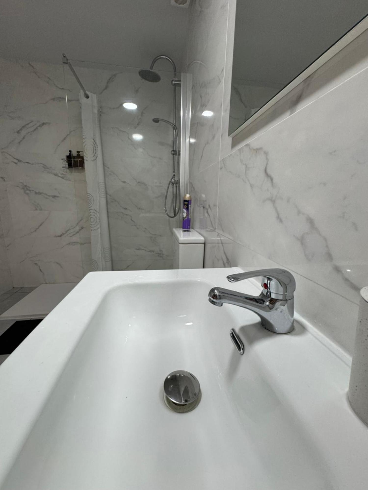 Appartement Habitacion Para Tu Estadia Corta En Bcn à Barcelone Extérieur photo
